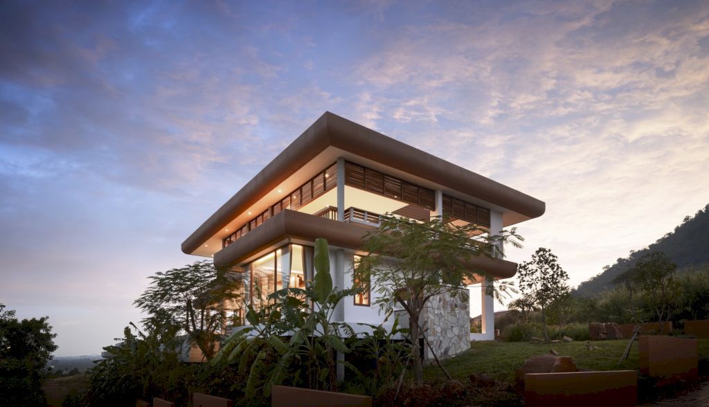 Damnak Soriya House, tranquility & sustainability by Re Edge Architecture