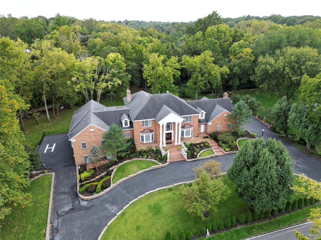 Elite Entertainment and Cozy Comfort St. Louis Missouri Home on the Market for 3.25 Million 2