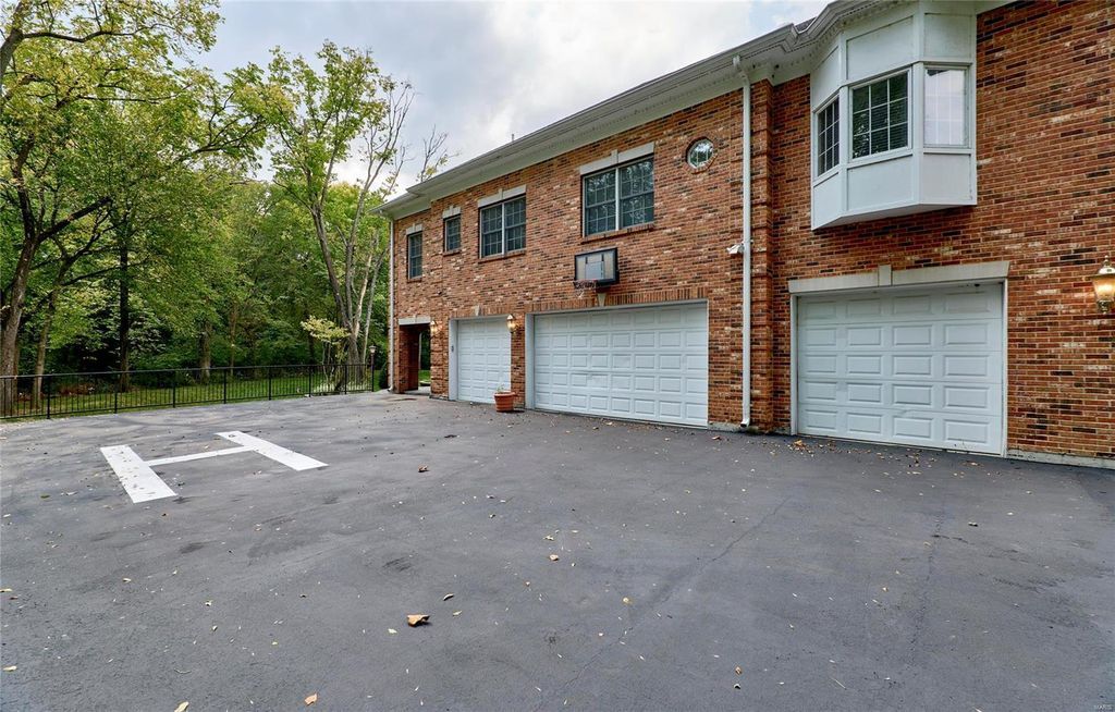 Elite Entertainment and Cozy Comfort St. Louis Missouri Home on the Market for 3.25 Million 53
