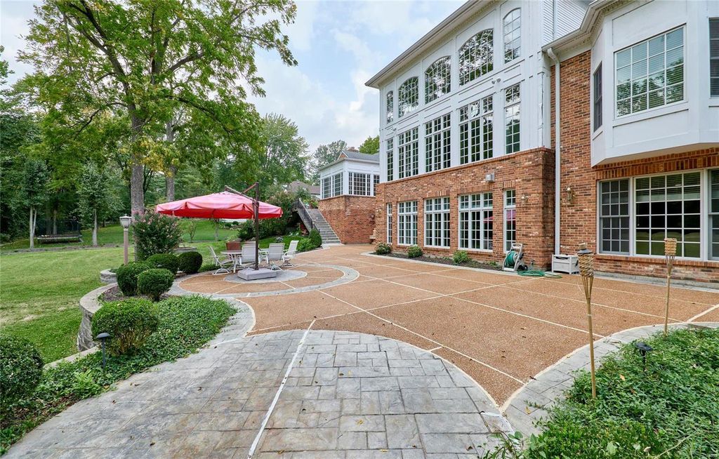 Elite Entertainment and Cozy Comfort St. Louis Missouri Home on the Market for 3.25 Million 55