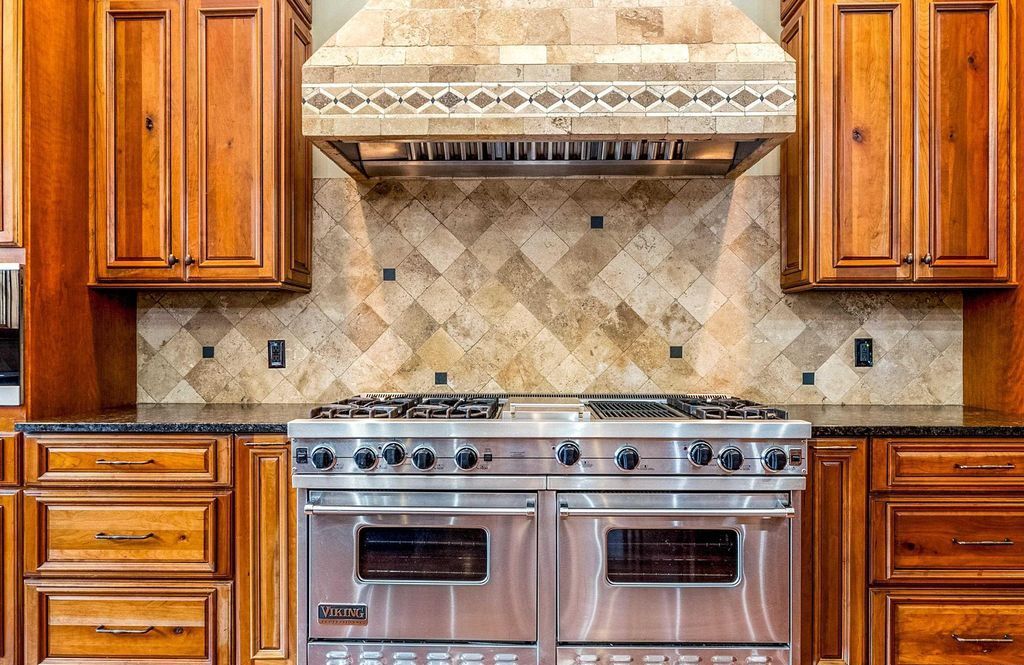 Enchanting Equestrian Retreat Gated 20 Acre Estate in Chelsea Alabama for 2299900 18