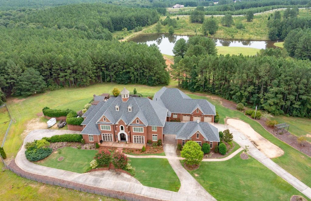 Enchanting Equestrian Retreat Gated 20 Acre Estate in Chelsea Alabama for 2299900 2