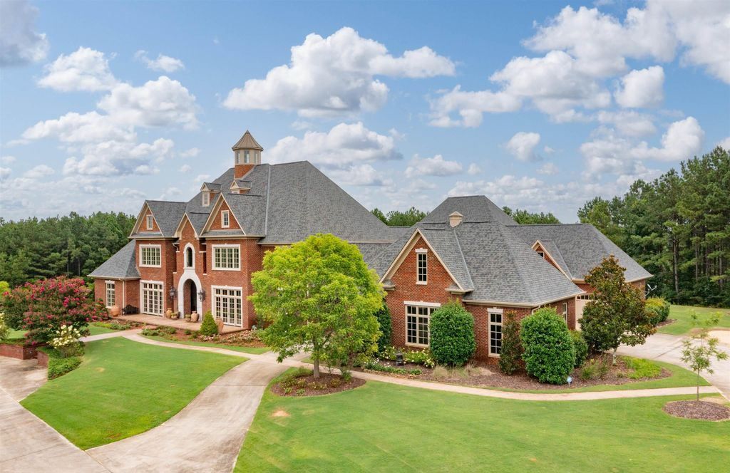 Enchanting Equestrian Retreat Gated 20 Acre Estate in Chelsea Alabama for 2299900 55
