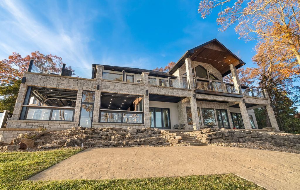 Exclusive Point Estate at the Lake of the Ozarks Missouri Offered at 3.995 Million 11