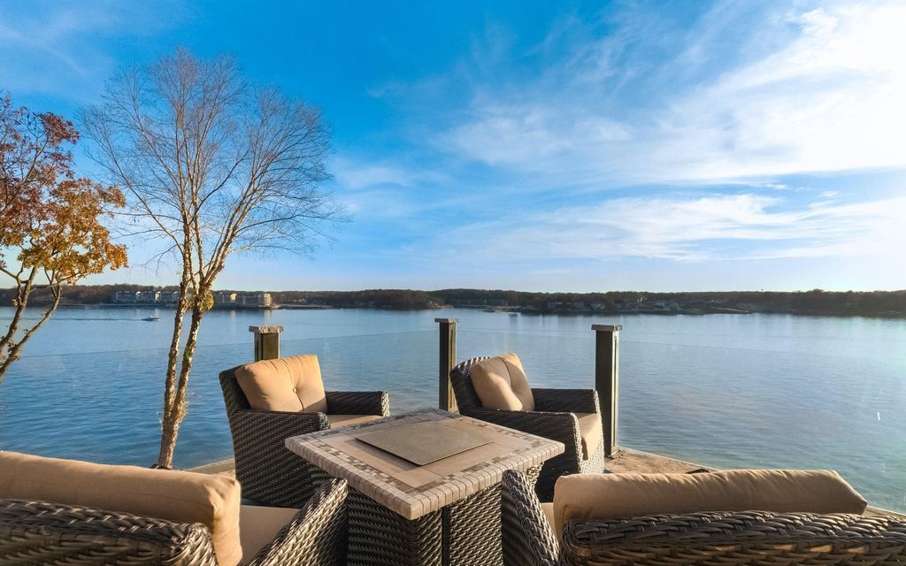 Exclusive Point Estate at the Lake of the Ozarks Missouri Offered at 3.995 Million 16