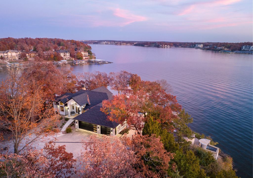 Exclusive Point Estate at the Lake of the Ozarks Missouri Offered at 3.995 Million 23