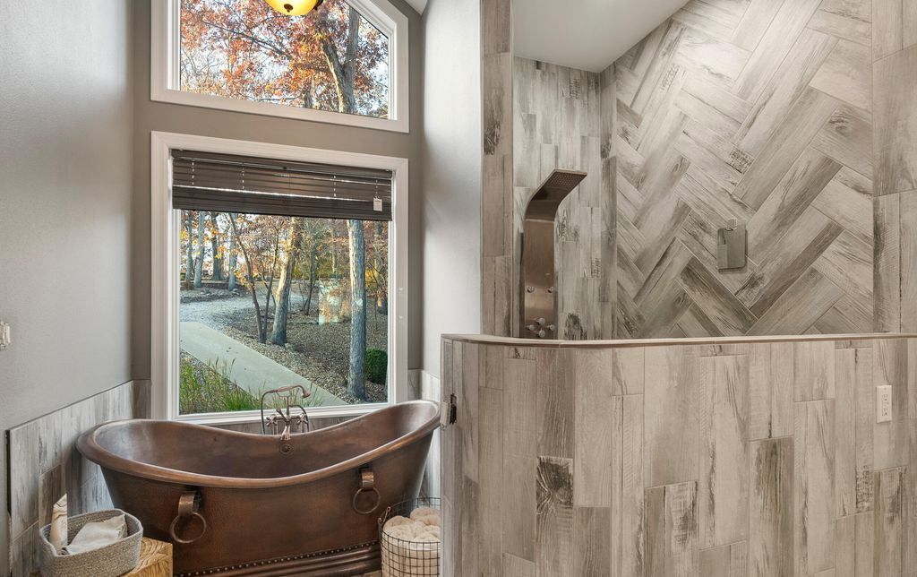 Exclusive Point Estate at the Lake of the Ozarks Missouri Offered at 3.995 Million 28