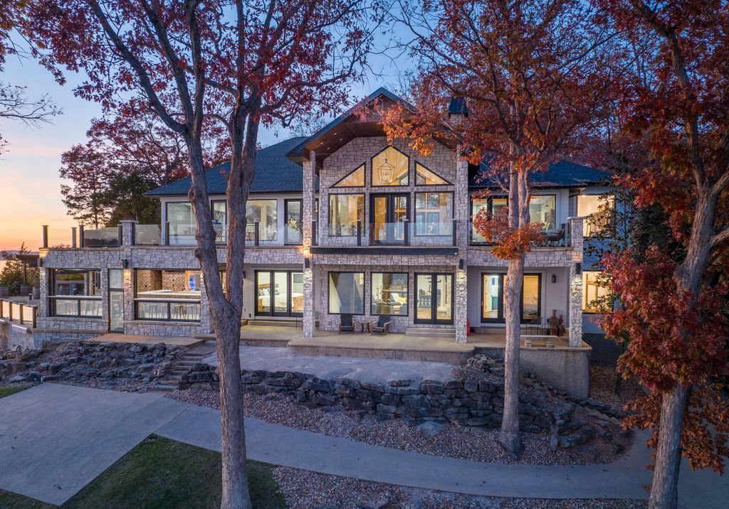 Exclusive Point Estate at the Lake of the Ozarks Missouri Offered at 3.995 Million 29