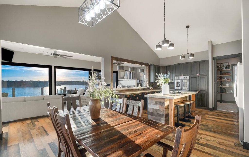 Exclusive Point Estate at the Lake of the Ozarks Missouri Offered at 3.995 Million 32