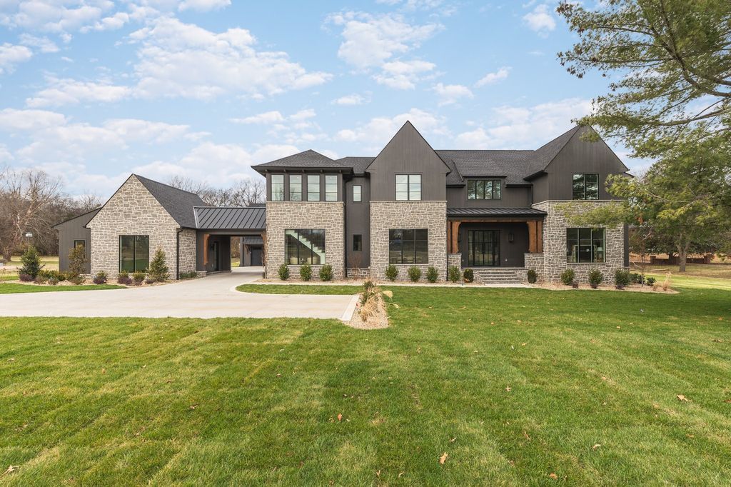 Exquisite Residence A Symphony of Luxury and Elegance in Brentwood Tennessee Offered at 4999994 1