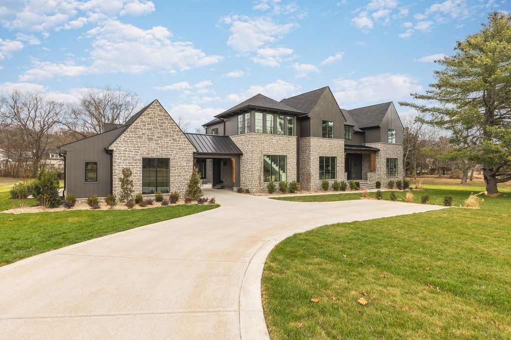 Exquisite Residence A Symphony of Luxury and Elegance in Brentwood Tennessee Offered at 4999994 3