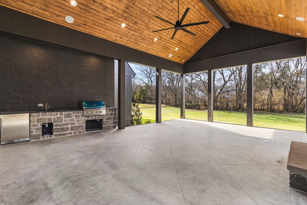 Exquisite Residence A Symphony of Luxury and Elegance in Brentwood Tennessee Offered at 4999994 50