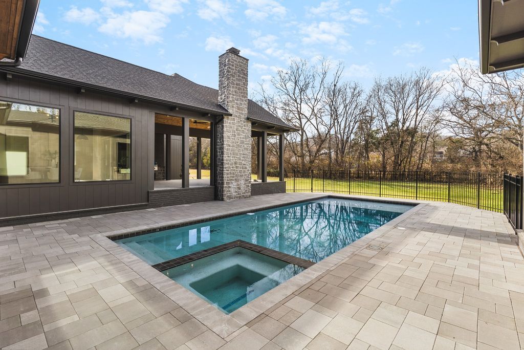 Exquisite Residence A Symphony of Luxury and Elegance in Brentwood Tennessee Offered at 4999994 52