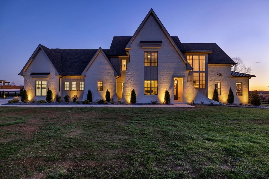 Gorgeous 2 Acre Estate with Private Gated Entrance in Tennessee Offered at 3.2 Million 2
