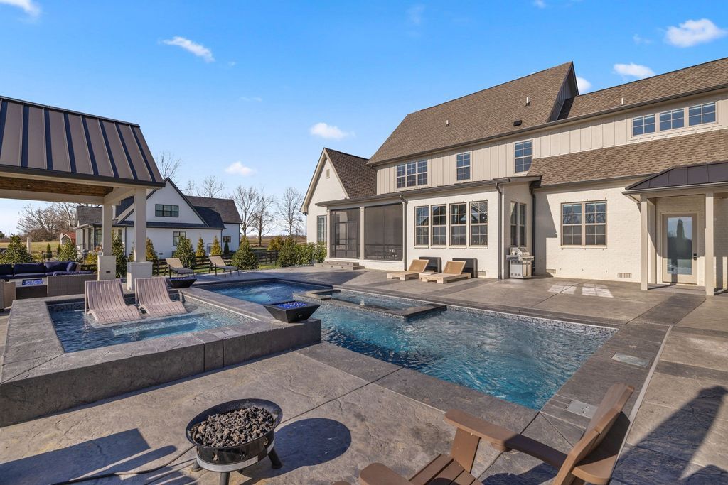 Gorgeous 2 Acre Estate with Private Gated Entrance in Tennessee Offered at 3.2 Million 37
