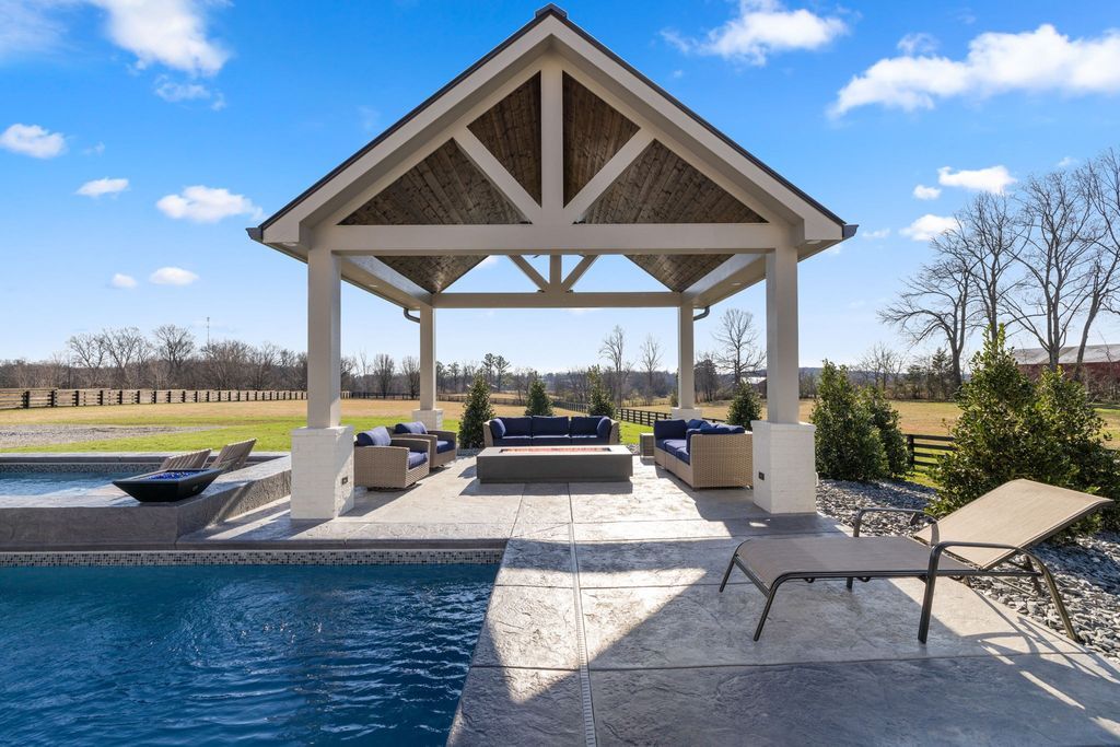 Gorgeous 2 Acre Estate with Private Gated Entrance in Tennessee Offered at 3.2 Million 39