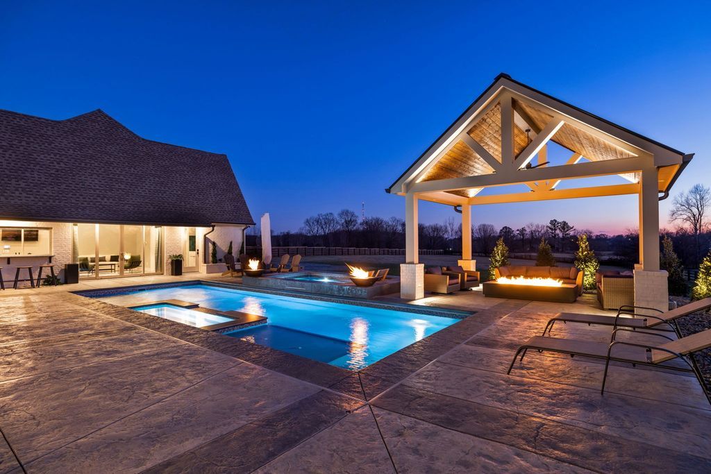 Gorgeous 2 Acre Estate with Private Gated Entrance in Tennessee Offered at 3.2 Million 43