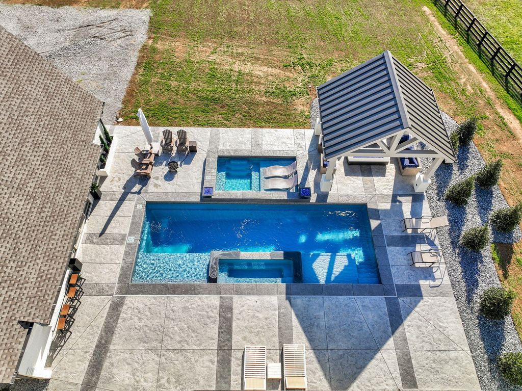 Gorgeous 2 Acre Estate with Private Gated Entrance in Tennessee Offered at 3.2 Million 48