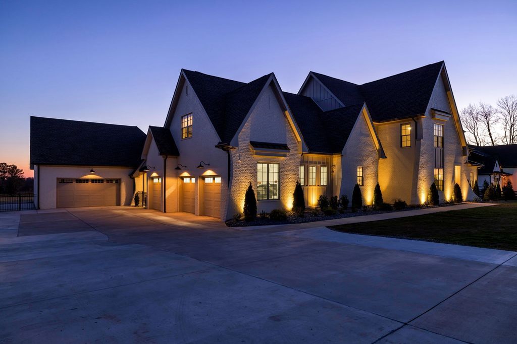 Gorgeous 2 Acre Estate with Private Gated Entrance in Tennessee Offered at 3.2 Million 51