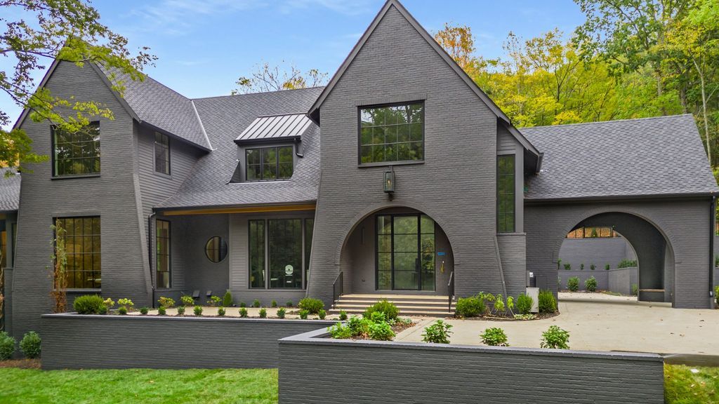 Impeccable 2 Acre Estate in the Scenic Hills of Forest Hills Nashville Asking 9999999 1