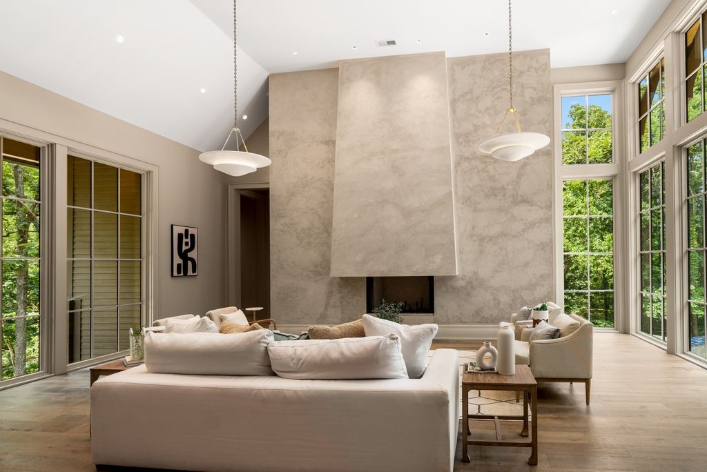 Impeccable 2 Acre Estate in the Scenic Hills of Forest Hills Nashville Asking 9999999 14