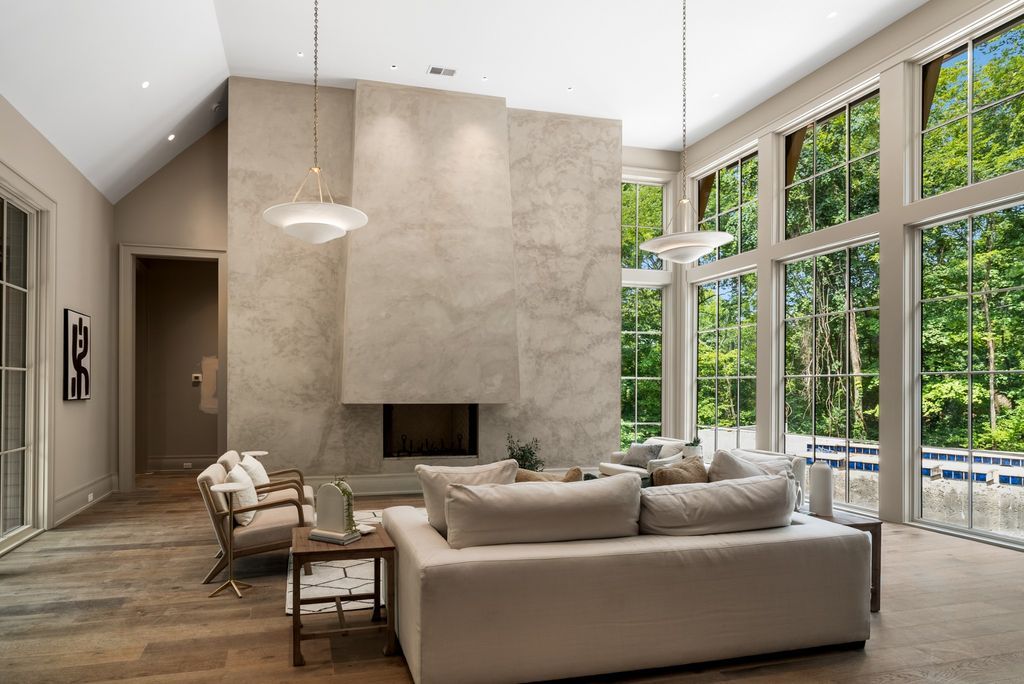 Impeccable 2 Acre Estate in the Scenic Hills of Forest Hills Nashville Asking 9999999 15
