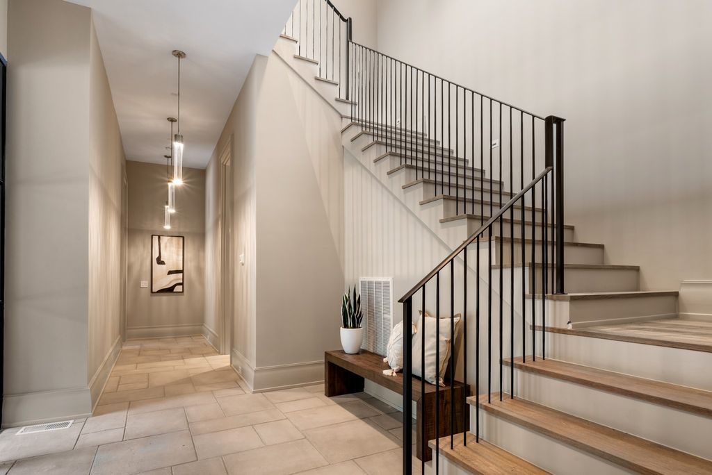Impeccable 2 Acre Estate in the Scenic Hills of Forest Hills Nashville Asking 9999999 18