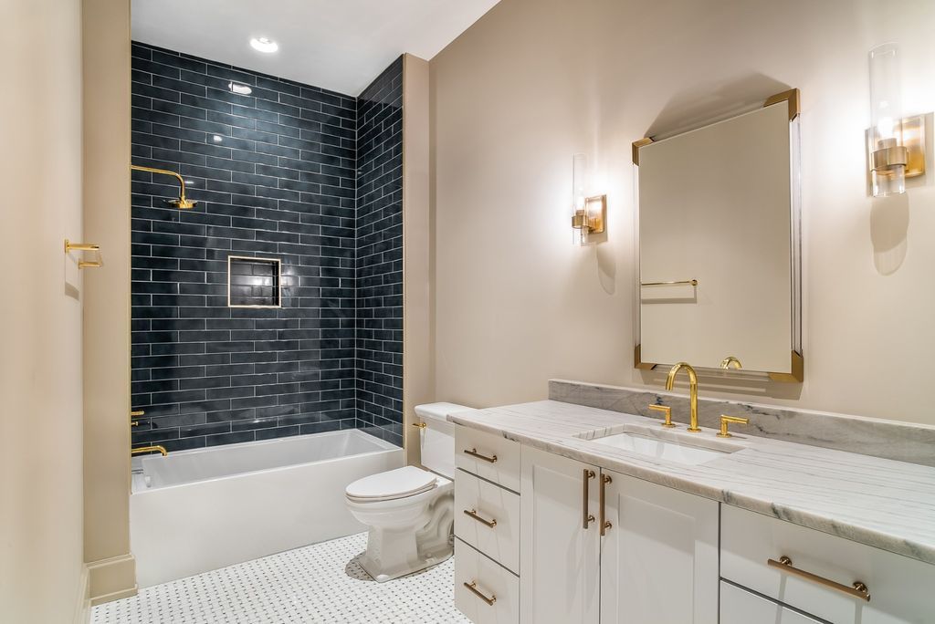 Impeccable 2 Acre Estate in the Scenic Hills of Forest Hills Nashville Asking 9999999 36