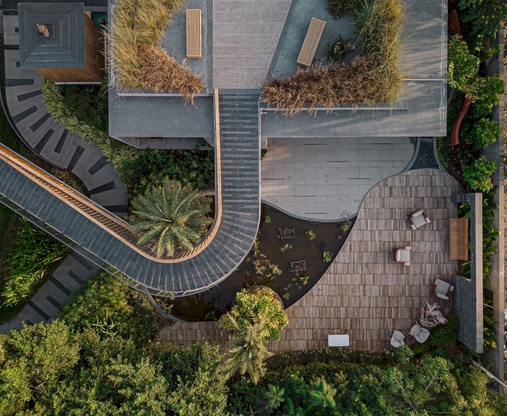 Link House, Unconventional Luxury Unfolding by Openideas Architects