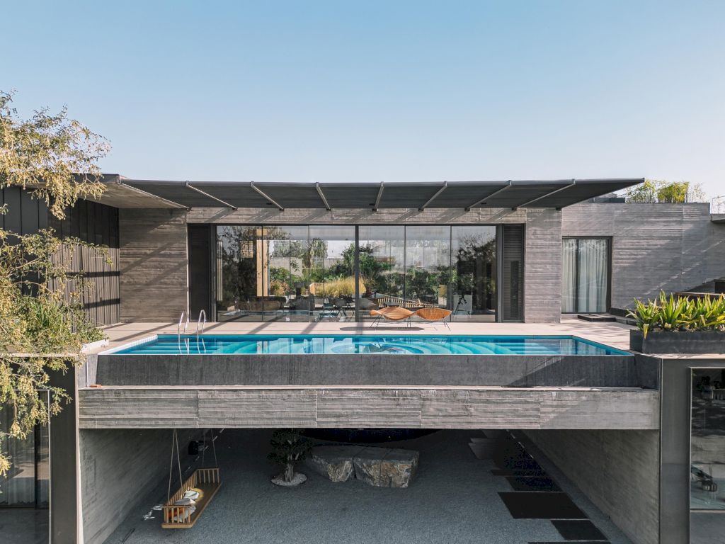Link House, Unconventional Luxury Unfolding by Openideas Architects