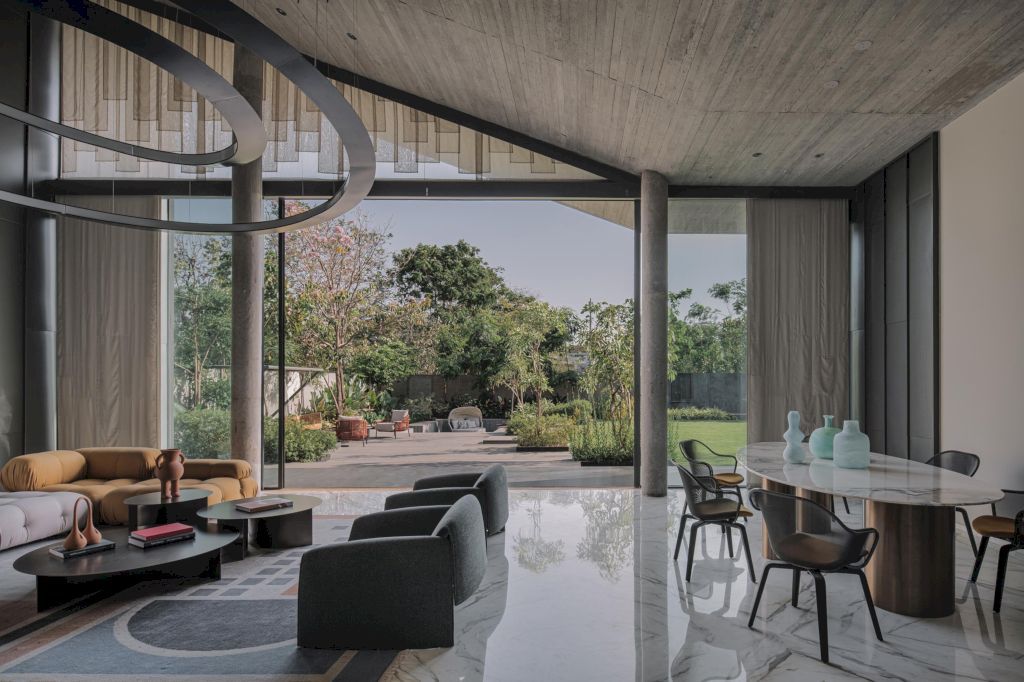 Link House, Unconventional Luxury Unfolding by Openideas Architects