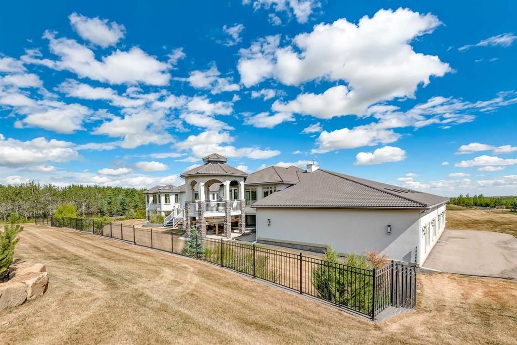 Luxurious Living Awe Inspiring Architectural Masterpiece in Alberta Canada Listed at C6888888 35