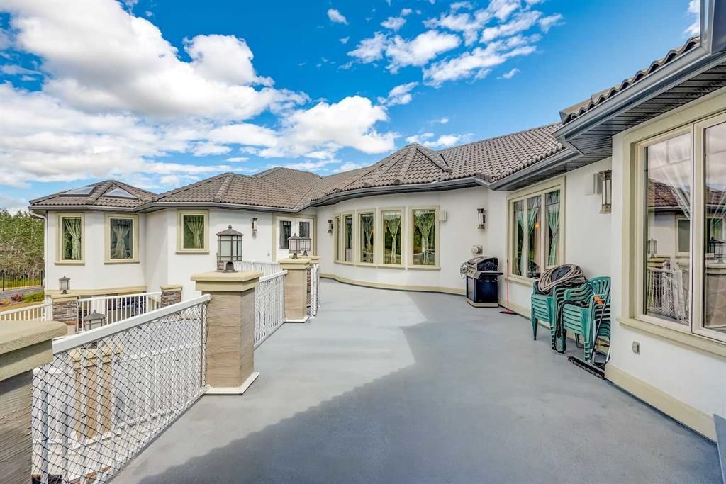 Luxurious Living Awe Inspiring Architectural Masterpiece in Alberta Canada Listed at C6888888 43