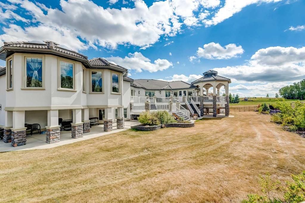 Luxurious Living Awe Inspiring Architectural Masterpiece in Alberta Canada Listed at C6888888 46