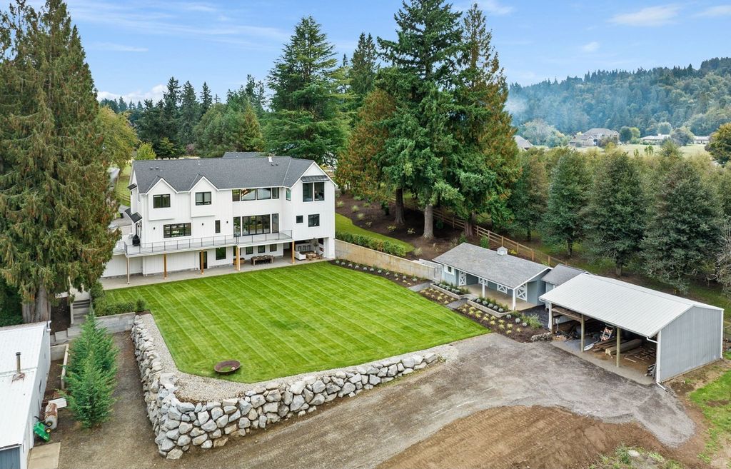 Luxurious Living in Oregon A Masterpiece of Excellence at 2.95 Million 1