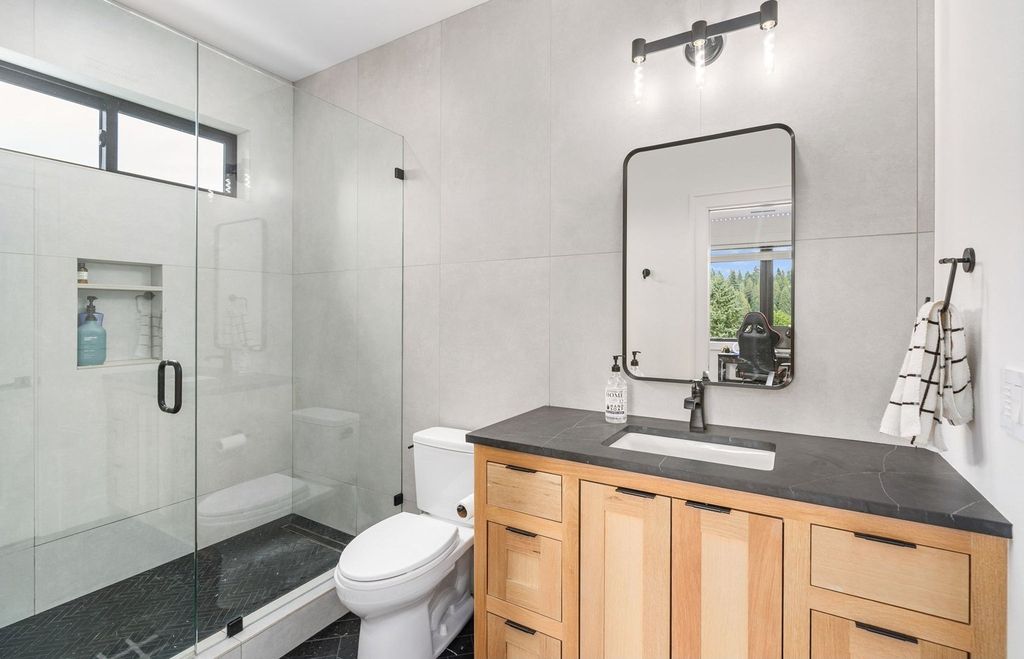 Luxurious Living in Oregon A Masterpiece of Excellence at 2.95 Million 14