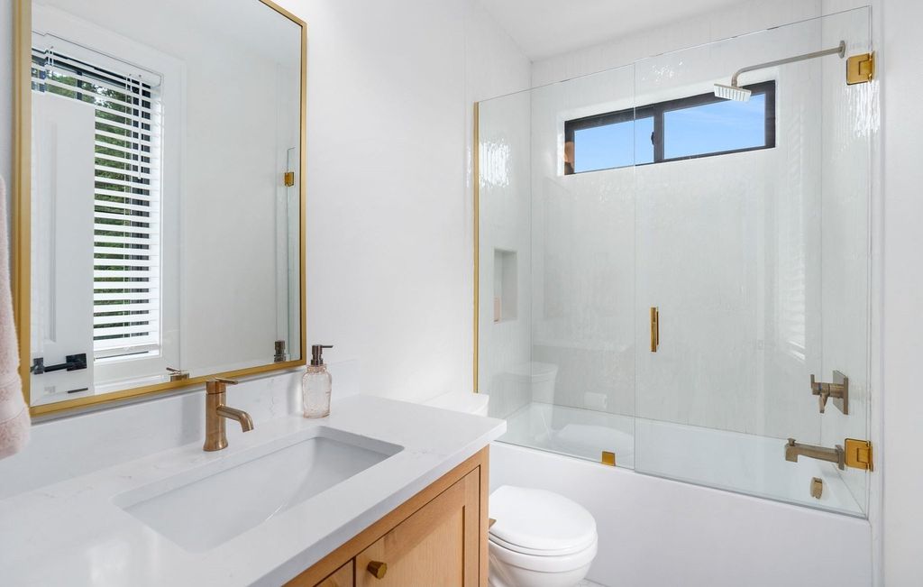 Luxurious Living in Oregon A Masterpiece of Excellence at 2.95 Million 16