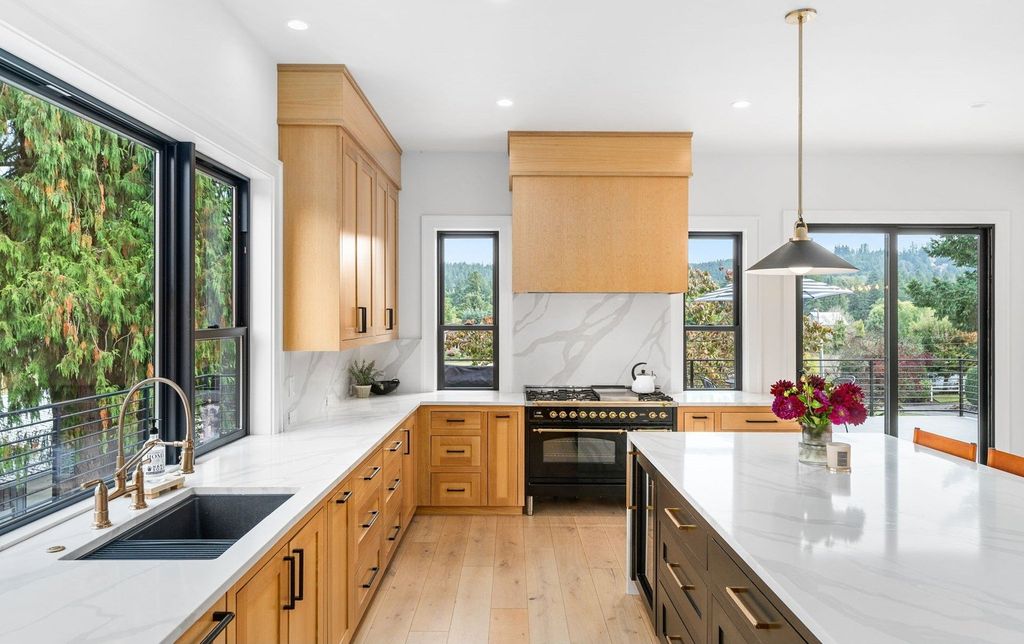 Luxurious Living in Oregon A Masterpiece of Excellence at 2.95 Million 29