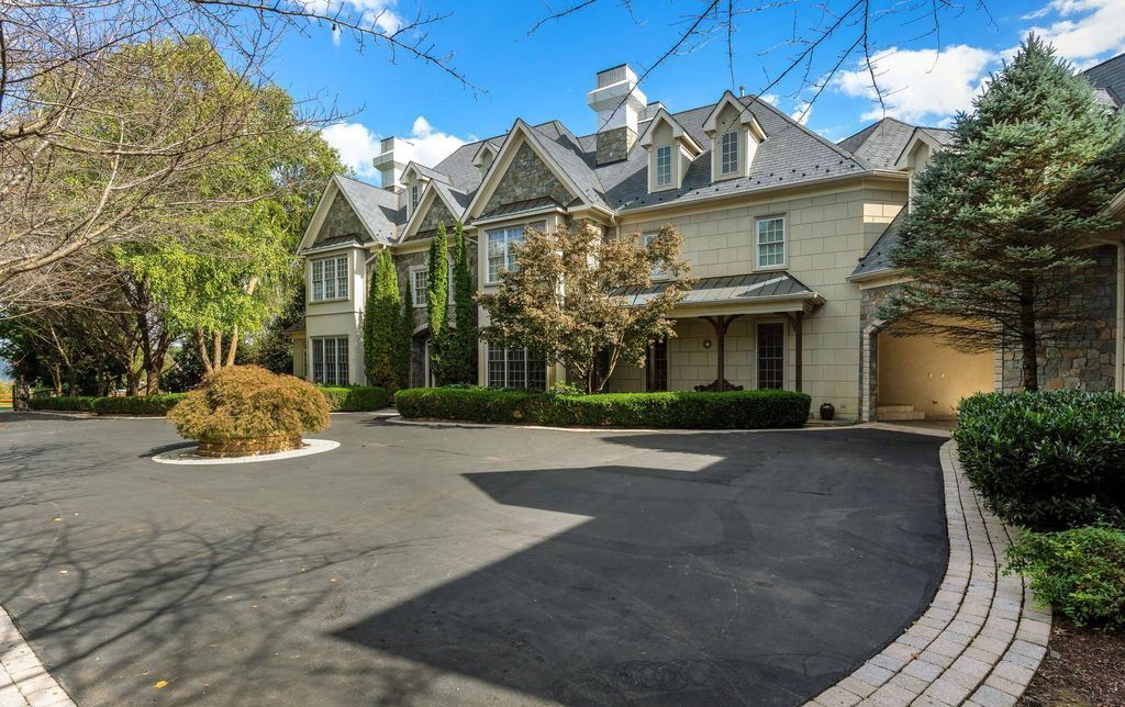 Luxury Retreat in Great Falls Immerse Yourself in Tranquility with a Stunning Custom Home on 2 Acres Priced at 4950999 3