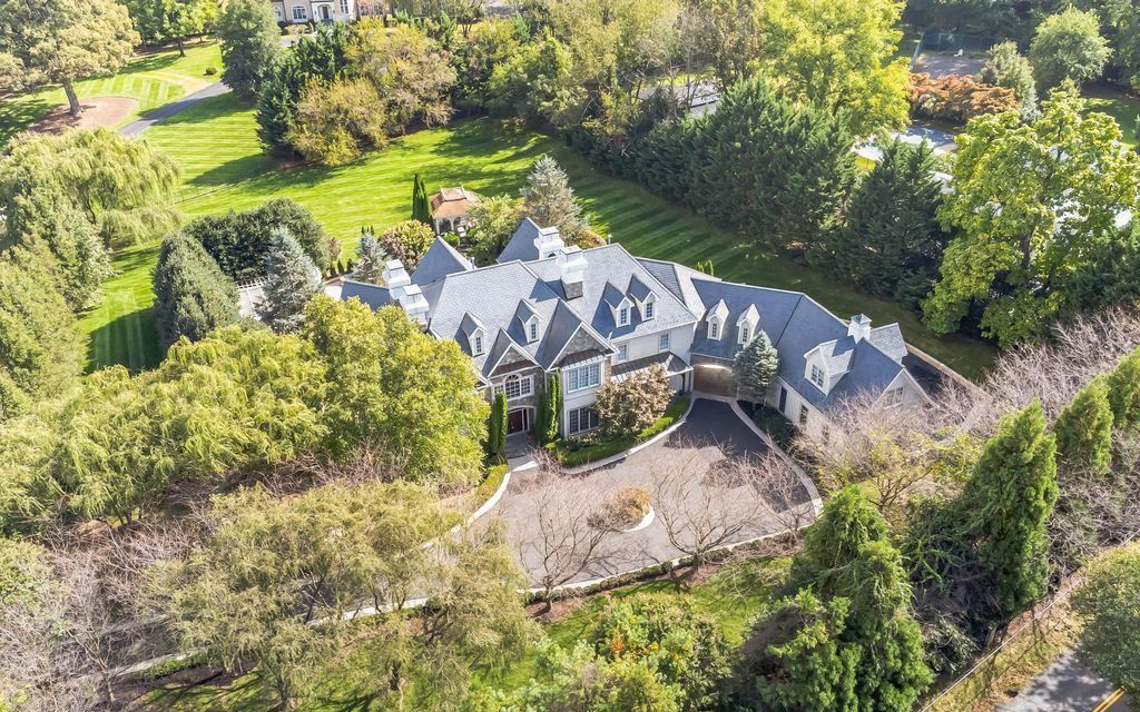 Luxury Retreat in Great Falls Immerse Yourself in Tranquility with a Stunning Custom Home on 2 Acres Priced at 4950999 7