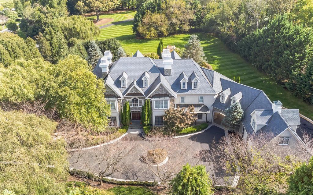 Luxury Retreat in Great Falls Immerse Yourself in Tranquility with a Stunning Custom Home on 2 Acres Priced at 4950999 8