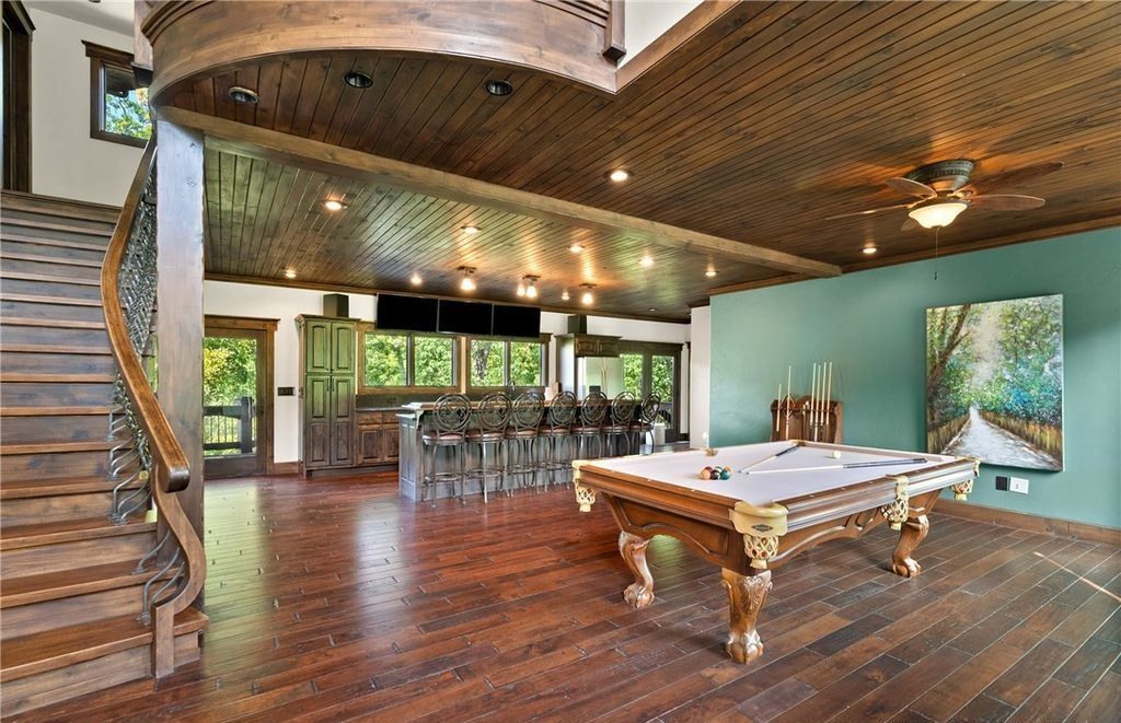 Magnificent Craftsmanship and Luxury Living A 9.49 Million Idyllic Retreat in Missouri 13