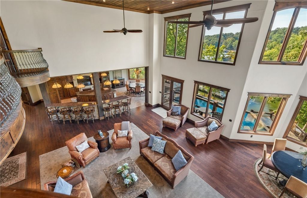 Magnificent Craftsmanship and Luxury Living A 9.49 Million Idyllic Retreat in Missouri 17