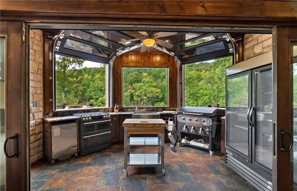 Magnificent Craftsmanship and Luxury Living A 9.49 Million Idyllic Retreat in Missouri 39