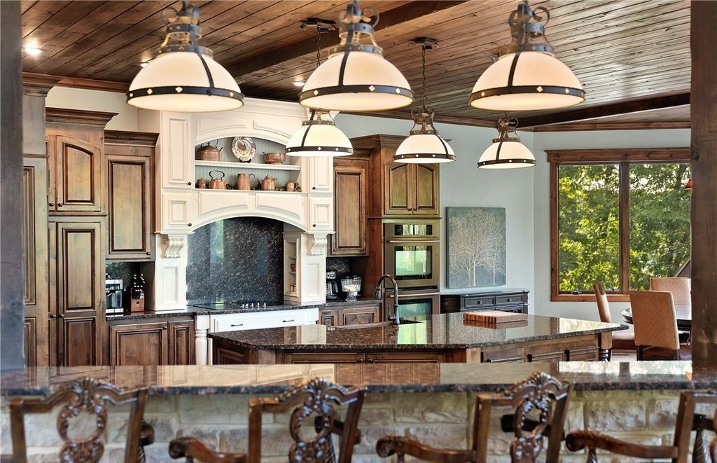 Magnificent Craftsmanship and Luxury Living A 9.49 Million Idyllic Retreat in Missouri 9