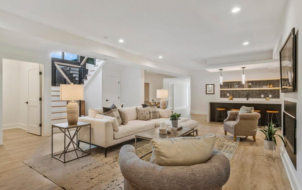 Modern Elegance Meets Open Spaces A Spectacular Prairie Style Home in McLean Offered at 4299999 34