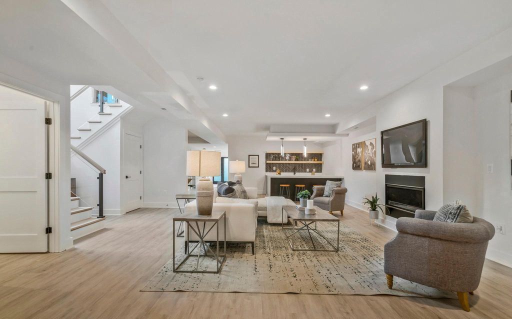 Modern Elegance Meets Open Spaces A Spectacular Prairie Style Home in McLean Offered at 4299999 35