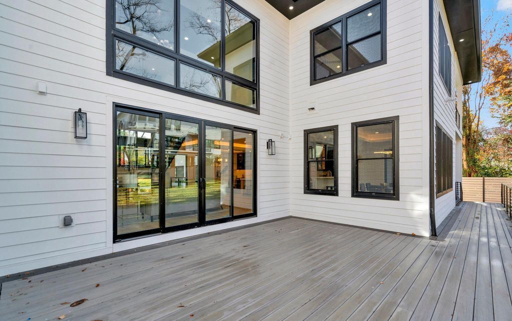 Modern Elegance Meets Open Spaces A Spectacular Prairie Style Home in McLean Offered at 4299999 46