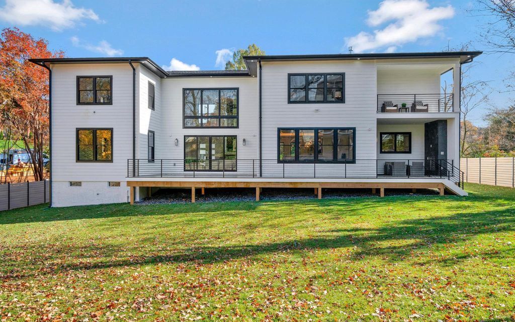 Modern Elegance Meets Open Spaces A Spectacular Prairie Style Home in McLean Offered at 4299999 47