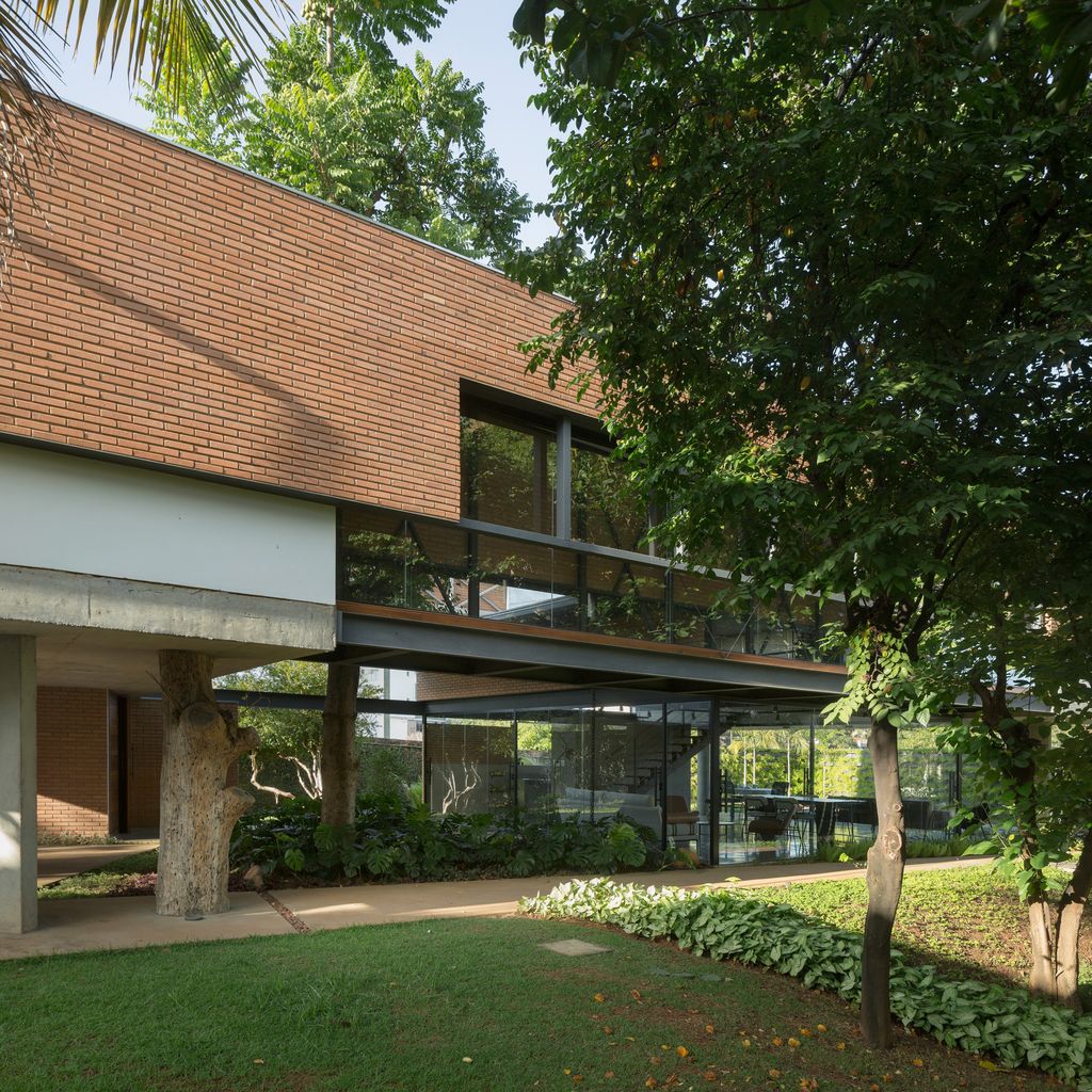 Montes Claros House in Brazil Elevated Elegance by Venta Arquitetos